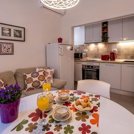 Two-Bedroom Apartment In The Centre Makarska Bagian luar foto