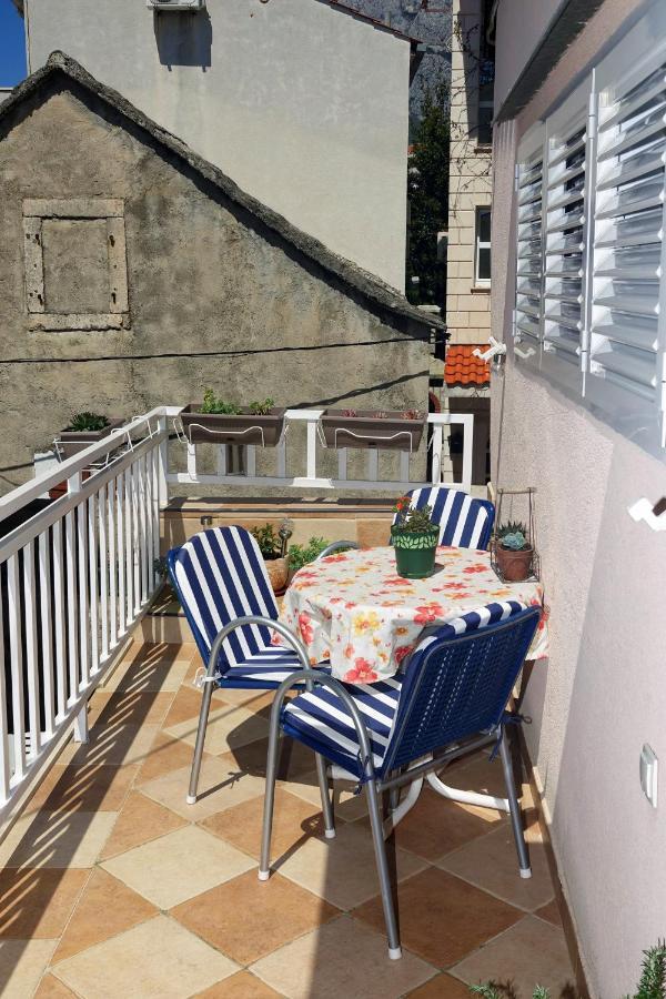 Two-Bedroom Apartment In The Centre Makarska Bagian luar foto