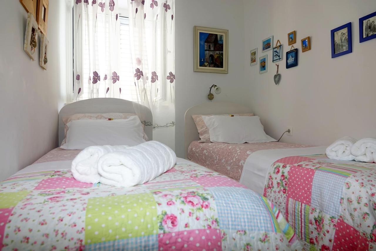 Two-Bedroom Apartment In The Centre Makarska Bagian luar foto