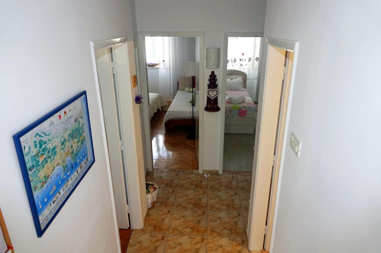 Two-Bedroom Apartment In The Centre Makarska Bagian luar foto