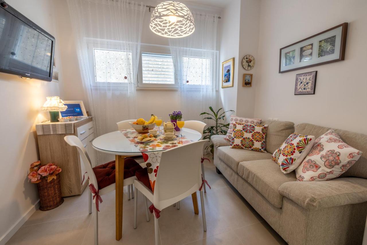 Two-Bedroom Apartment In The Centre Makarska Bagian luar foto