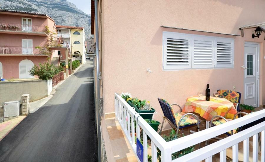 Two-Bedroom Apartment In The Centre Makarska Bagian luar foto